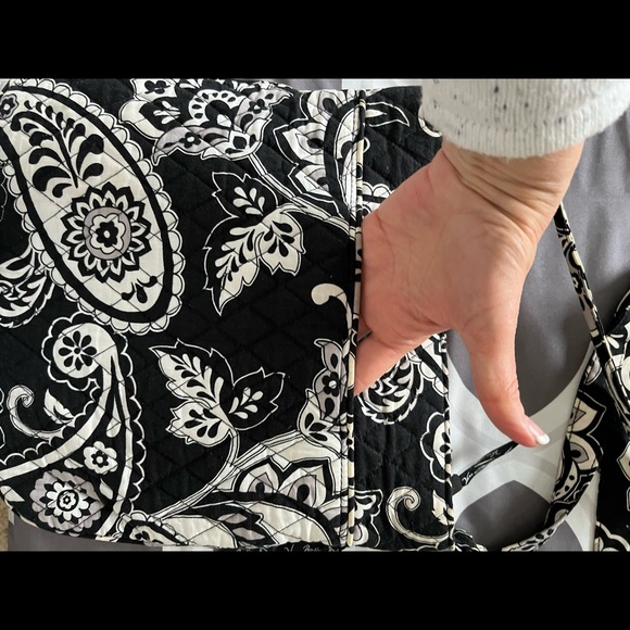 Vera Bradley Crossbody Bag. - Picture 5 of 5